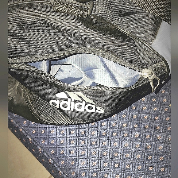 ADIDAS DUFFEL BAG - Picture 2 of 8